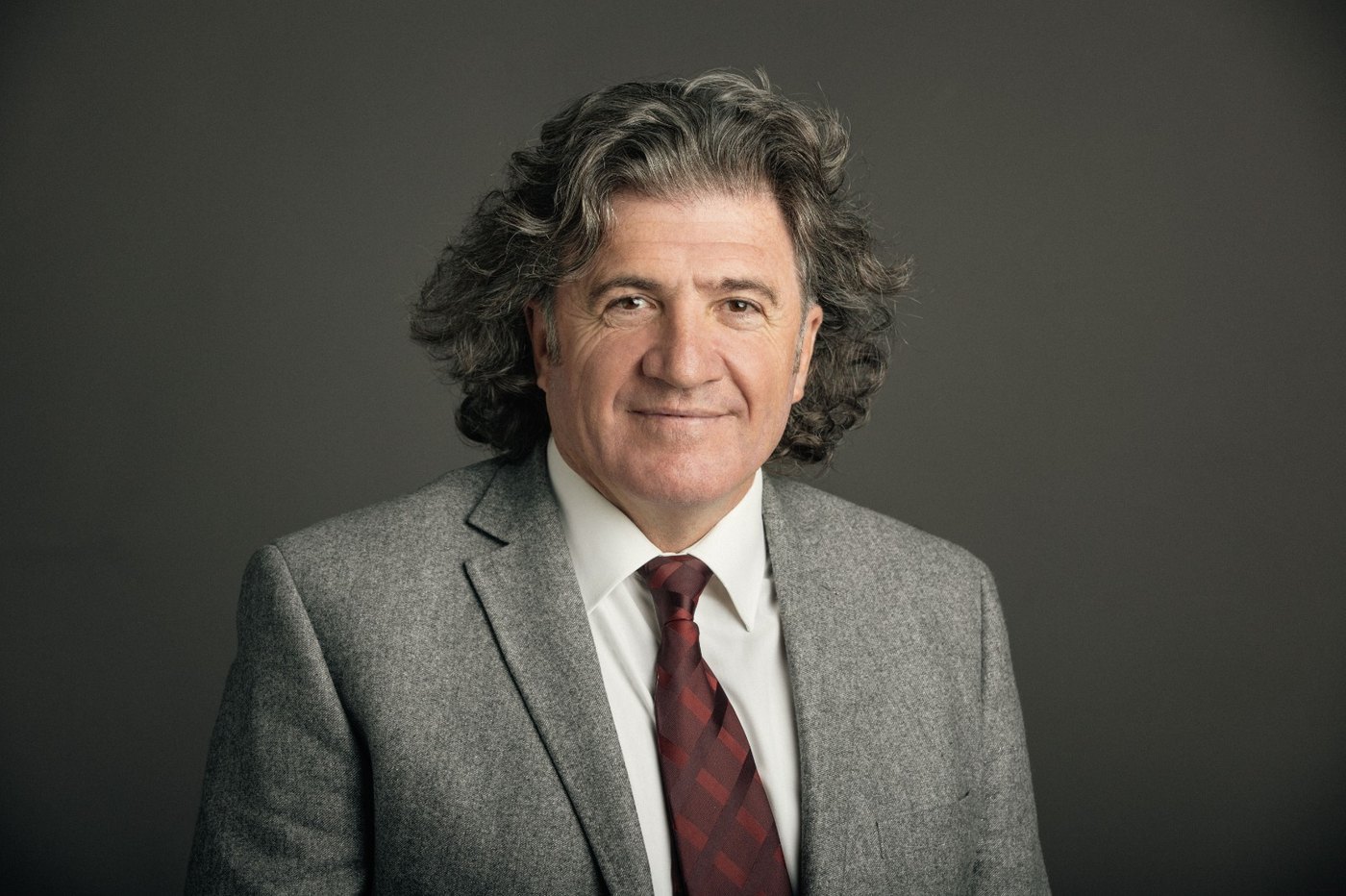 Retrato profesional de José Luis Ramón